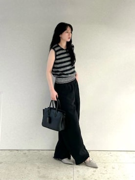 「CHARLES & KEITH（チャールズ & キース）のGinevra ラージジネヴラ トートバッグ（トートバッグ、ブラック系）」を使った、CHARLES & KEITHさん（レディース・160cm）の秋コーディネート