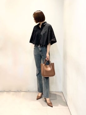 「CHARLES & KEITH（チャールズ & キース）のLyla ミニライラ チューブラートートバッグ（トートバッグ、ブラウン系）」を使った、CHARLES & KEITHさん（レディース・160cm）の夏コーディネート