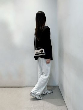 「アイテム（財布）」を使った、CHARLES & KEITHさん（レディース・160cm）の冬コーディネート