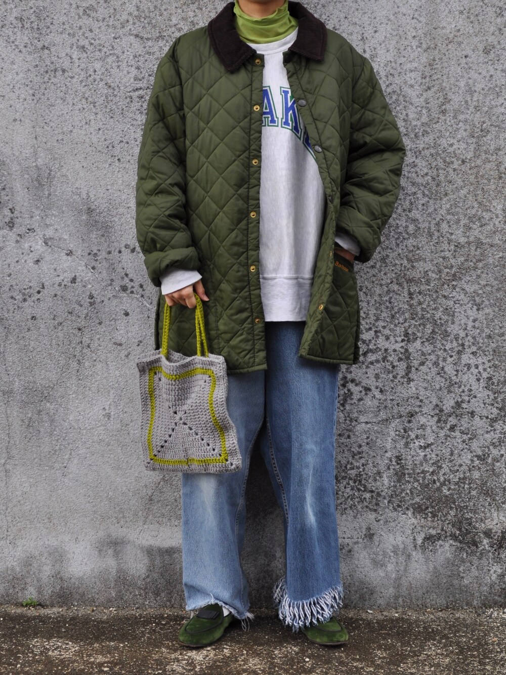 「スウェット、デニム、キルティング、レイヤードスタイル、カーキ、リメイク、Champion、barbour、古着MIX、handmade、キルティングジャケット、リバースウィーブ、かぎ針編み、77circa、REVERSE WEAVE」｜「PUBLUXの【PUBLUX/パブリュクス】チュールシアータートルネックトップス（Tシャツ/カットソー、グリーン系）」を使った、Rabbitsekine🐰さん（レディース・163cm）の秋コーディネートの1枚目の写真