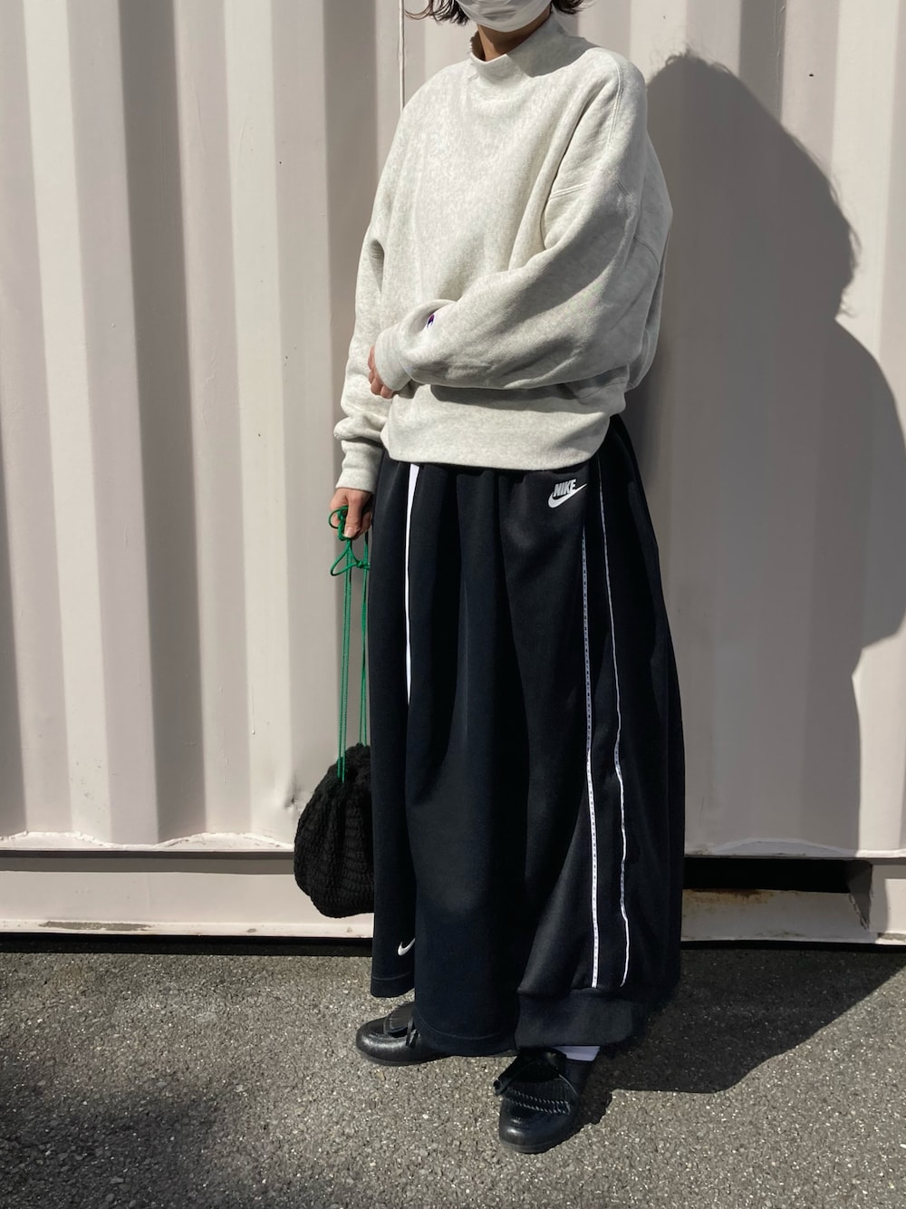 「Champion、リバースウィーブ、モックネック、スウェット、ロングスカート、リメイク、アクロンリメイク✂️、アクロンオーダーリメイク✂️、bensan、巾着バッグ、handmade」｜「Championのアイテム（スウェット、グレー系）」を使った、Rabbitsekine🐰さん（レディース・163cm）の秋コーディネートの1枚目の写真