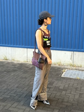 「アイテム（キーホルダー）」を使った、IMOKOさん（レディース・170cm）の秋コーディネート