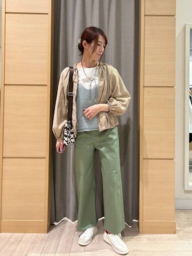 「studio CLIP（スタディオクリップ）のスッキリストレートパンツ[プチ・プラスサイズあり]（その他パンツ、グリーン系）」を使った、でちさん（レディース・165cm）の春コーディネート