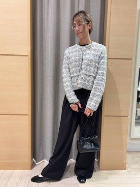 「アイテム（ノーカラージャケット、グレー系）」を使った、でちさん（レディース・165cm）の秋コーディネート