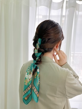 「アイテム（バンダナ/スカーフ）」を使った、nobuさん（レディース・170cm）の秋コーディネート