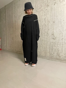 「AVIREX（アヴィレックス）のHAND STITCH KNIT ONEPIECE/ ハンドステッチ ニットワンピース（ワンピース、ブラック系）」を使った、浅野ゆきさん（レディース・158cm）の秋コーディネート