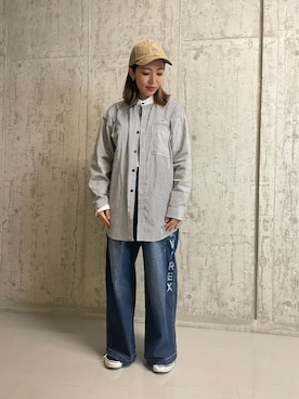 「AVIREX（アヴィレックス）のPIGMENT LOGO CAP/ ピグメントロゴキャップ（キャップ、ベージュ系）」を使った、浅野ゆきさん（レディース・158cm）の秋コーディネート