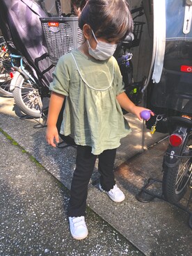 「Birthday（バースデイ）のアイテム（パンツ、ブラック系）」を使った、ayさん（キッズ・100cm）の秋コーディネート