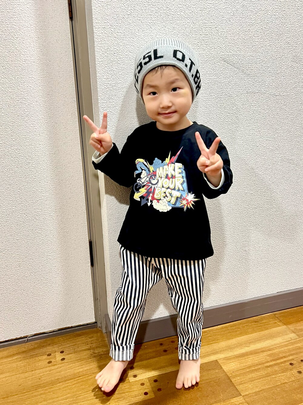 「おとこのこ、2歳10ヶ月、休日コーデ」｜「DIESELのDIESEL KID ジュニア ユニセックス リブ ニット帽（ニットキャップ/ビーニー、グレー系）」を使った、pooh❁¨̮sukeさん（キッズ・90cm）の冬コーディネートの1枚目の写真