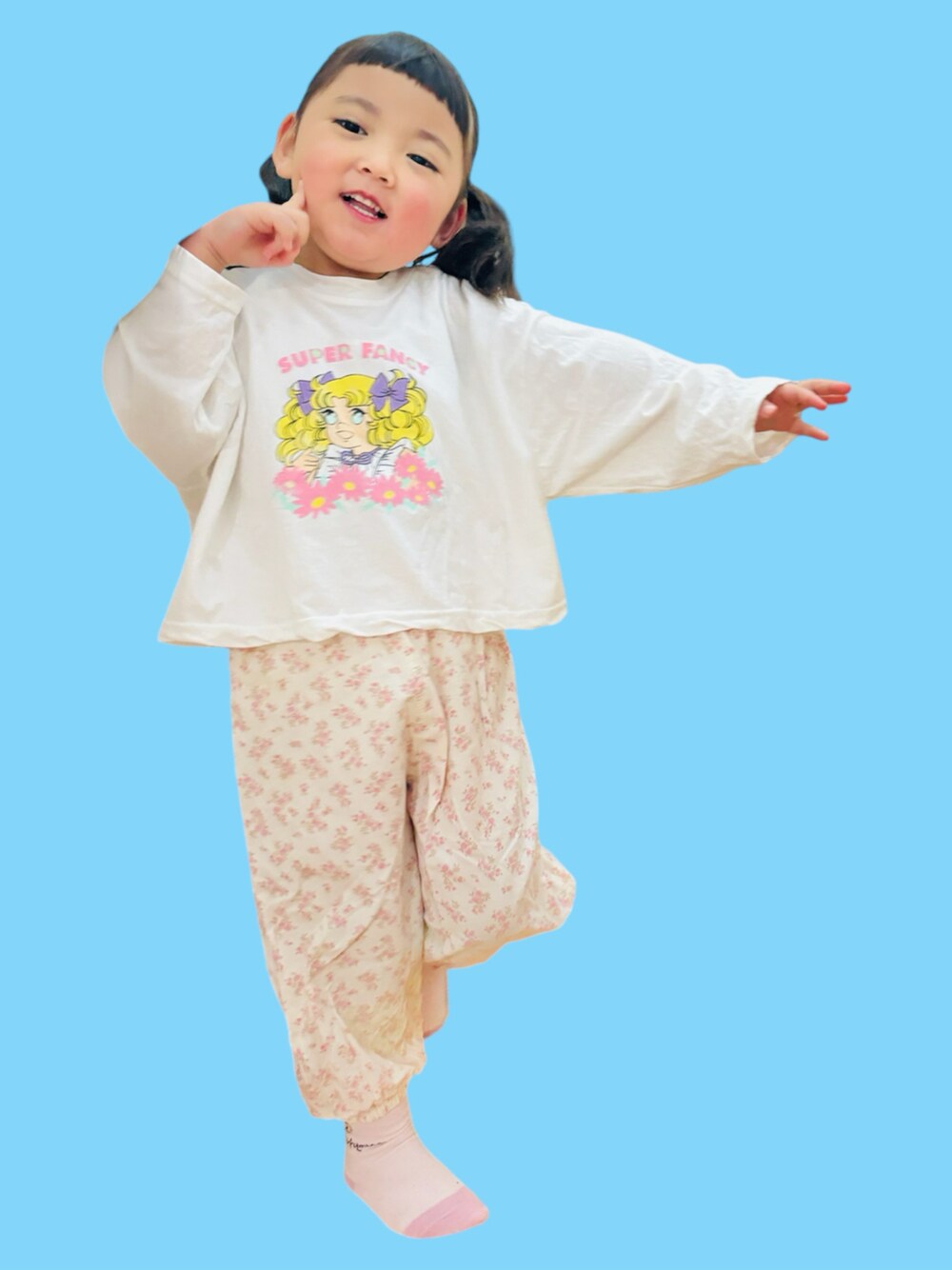 「淡色コーデ、保育園コーデ、韓国子供服」｜「韓国のアイテム（トップス、ホワイト系）」を使った、♡can &me♡さん（キッズ・90cm）の秋コーディネートの1枚目の写真