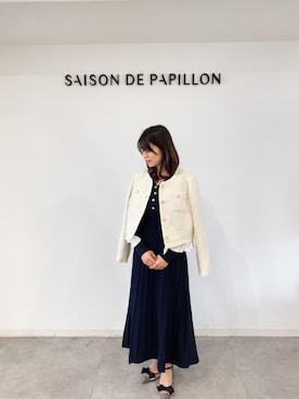 「SAISON DE PAPILLON（セゾンドパピヨン）の【新作登場】ジャケット  ツイードジャケット ノーカラージャケット ショート丈 長袖  フリル裾    ブレード 上品 きれいめ フェミニン（ステンカラーコート、ベージュ系）」を使った、saisondepapillon_officialさん（レディース・162cm）の秋コーディネート