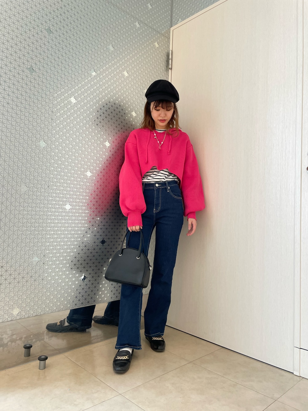 「デニムっていいよね、春夏コーデ、オトナ女子、今日のコーデ、おしゃれさんと繋がりたい、ootd、シンプル、大人ガーリー、カジュアル、プチプラ、オトナカワイイ、ナチュラル、ボーダー、ピンク、ショート丈トップス」｜「SPINNSのデニムフレアパンツ（デニムパンツ、ブルー系）」を使った、ノンさん（レディース・159cm）の夏コーディネートの1枚目の写真