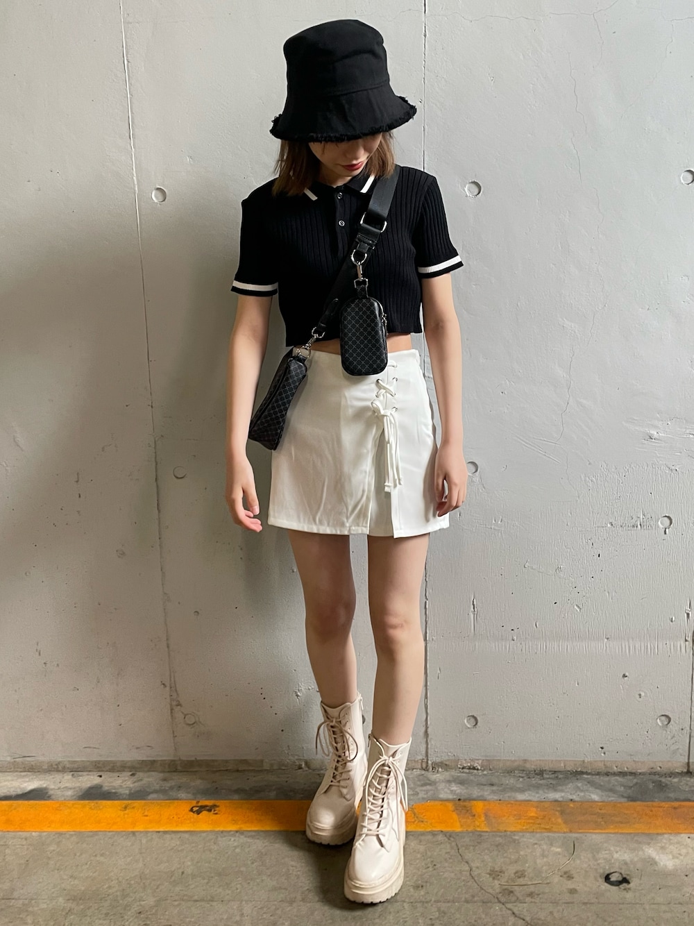 「春夏コーデ、オトナ女子、キレイめ、今日のコーデ、おしゃれさんと繋がりたい、ootd、シンプル、夏、夏コーデ、大人ガーリー、ホワイト、ブラック、プチプラ、オトナカワイイ、バケットハット」｜「SPINNSのダメージ加工バケットハット（ハット、ブラック系）」を使った、ノンさん（レディース・159cm）の夏コーディネートの1枚目の写真