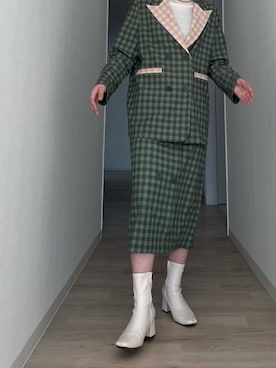 「tnewtisのアイテム（テーラードジャケット、グリーン系）」を使った、アンドウさん（レディース・163cm）の冬コーディネート