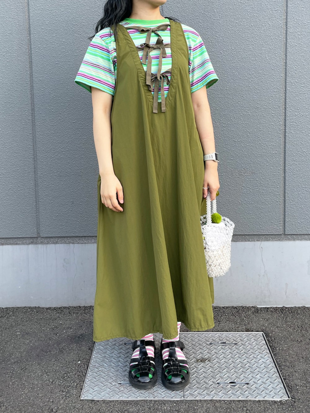 「夏コーデ、夏、ootd、ボーダー、ワンピース、BEAMS BOY、ビーズバッグ、グルカサンダル、ZARA、ボーダーTシャツ、green、カーキ」｜「BEAMS BOYのBEAMS BOY / ボーイ マルチボーダー クルーネック ショートスリーブ Tシャツ（Tシャツ/カットソー、グリーン系）」を使った、mifuさん（レディース・156cm）の夏コーディネートの1枚目の写真