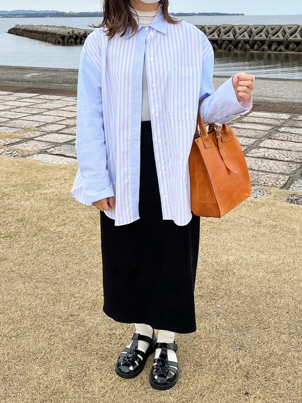 「シャツスタイル、春、休日コーデ、おしゃれさんと繋がりたい、ootd、パステル映える春、グルカサンダル、ストライプシャツ、ストライプ、ZARA、ZARAコーデ、春コーデ」｜「ZARAのアイテム（シャツ/ブラウス、ブルー系）」を使った、mifuさん（レディース・156cm）の春コーディネートの1枚目の写真