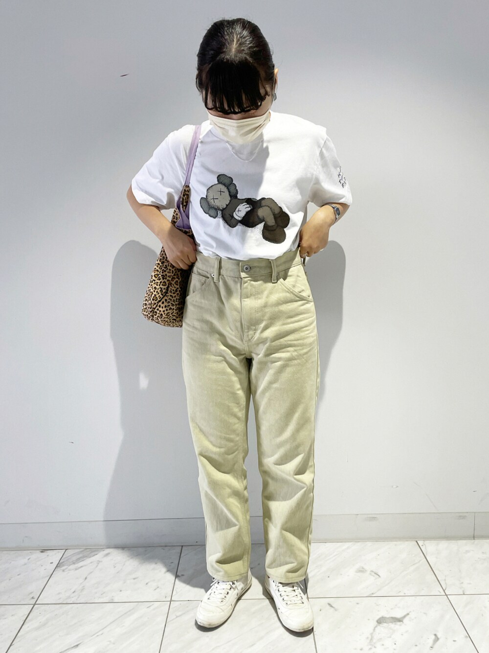 「夏コーデ、シンプルコーデ、カジュアル、ootd、UNIQLO、夏、Tシャツ、夏だ！Tシャツ着よう！、UNIQLOコーデ、プチプラ、プチプラコーデ」｜「UNIQLOのアイテム（Tシャツ/カットソー、ホワイト系）」を使った、mifuさん（レディース・155cm）の夏コーディネートの1枚目の写真