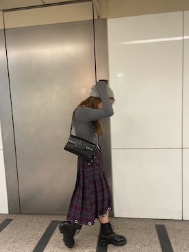 「アイテム（ニットキャップ/ビーニー、グレー系）」を使った、sumireさん（レディース・160cm）の冬コーディネート