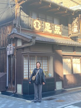 「無印良品（ムジルシリョウヒン）のアイテム（ショルダーバッグ、ベージュ系）」を使った、川崎雨さん（レディース・165cm）の秋コーディネート