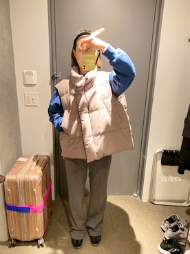 「cobalt blueのアイテム（ベスト、ベージュ系）」を使った、川崎雨さん（レディース・165cm）の秋コーディネート