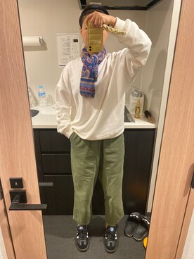 「adidas（アディダス）のアイテム（スニーカー、ブラック系）」を使った、川崎雨さん（レディース・165cm）の秋コーディネート