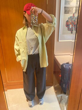 「BUNEのアイテム（シャツ/ブラウス、グリーン系）」を使った、川崎雨さん（レディース・165cm）の春コーディネート