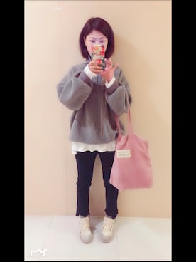 「A-niuのアイテム（スニーカー、ベージュ系）」を使った、川崎雨さん（レディース・165cm）の冬コーディネート