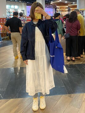 「everydayのアイテム（エコバッグ/サブバッグ、ブルー系）」を使った、川崎雨さん（レディース・165cm）の春コーディネート