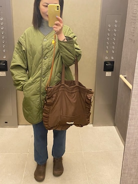 「アイテム（ハンドバッグ）」を使った、川崎雨さん（レディース・165cm）の冬コーディネート