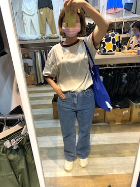 「U.S. POLO ASSN.（ユーエスポロアッスン）のアイテム（Tシャツ/カットソー、ベージュ系）」を使った、川崎雨さん（レディース・165cm）の春コーディネート