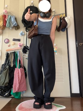 「アイテム（スラックス）」を使った、モモ子さん（レディース・150cm）の夏コーディネート