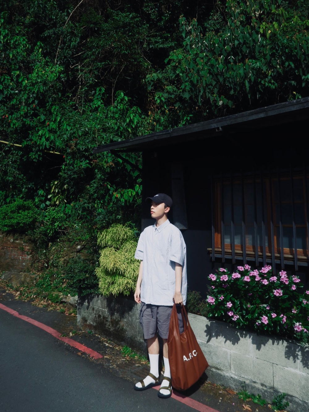 Tom Leeさんの（A.P.C.）を使ったコーディネートの1枚目の写真
