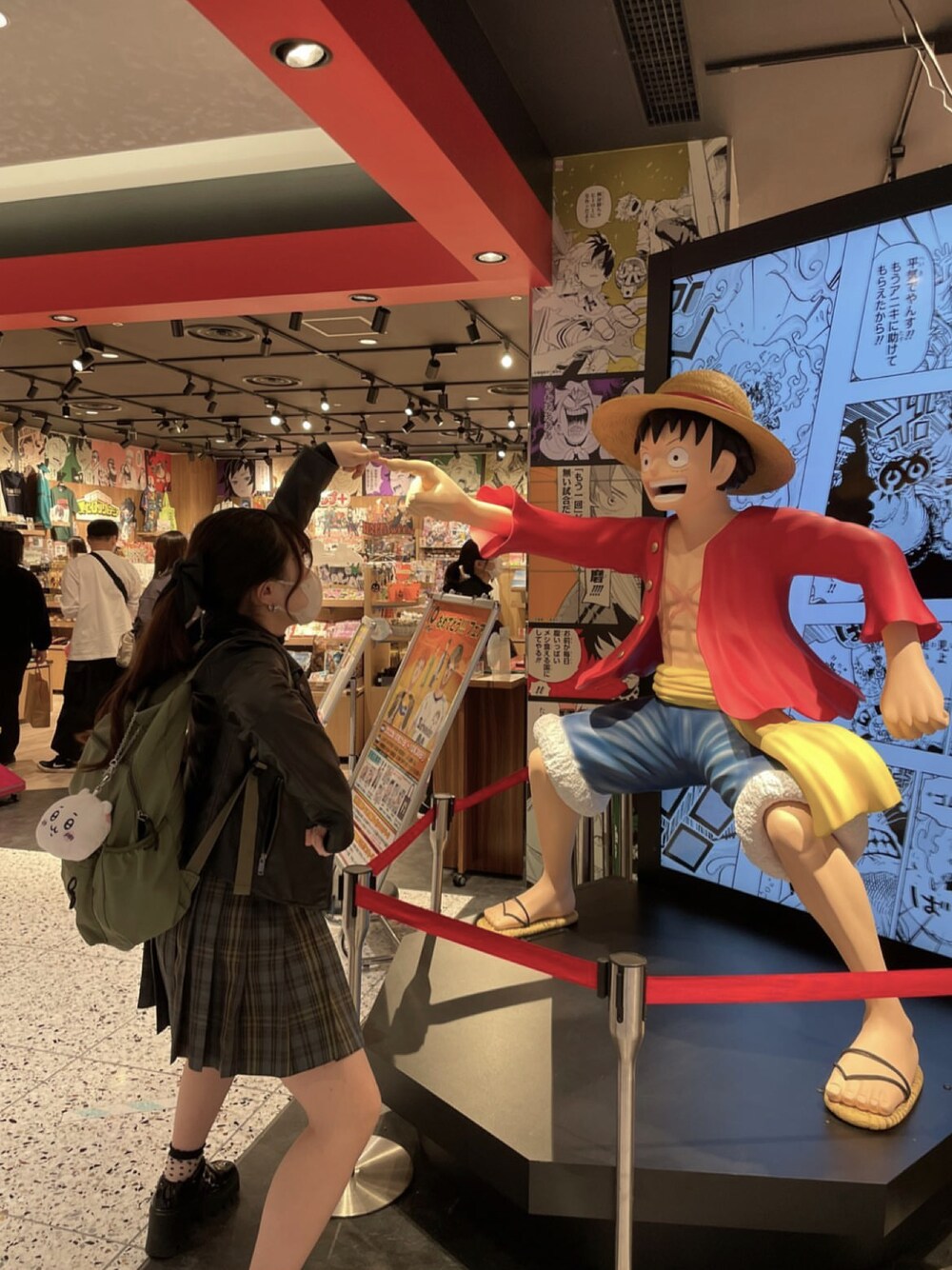「休日コーデ、カジュアルコーデ、ラクチンコーデ、お出かけコーデ、秋冬、秋服、黒、骨格ストレート、厚底シューズ、低身長女子、プリーツスカート、今日のコーデ、チェック柄に恋してる、冬のコーデ、ライダース」｜「SPINNSのアイテム（ローファー、ブラック系）」を使った、hammerさん（骨格ストレート・レディース・151cm）の秋コーディネートの1枚目の写真