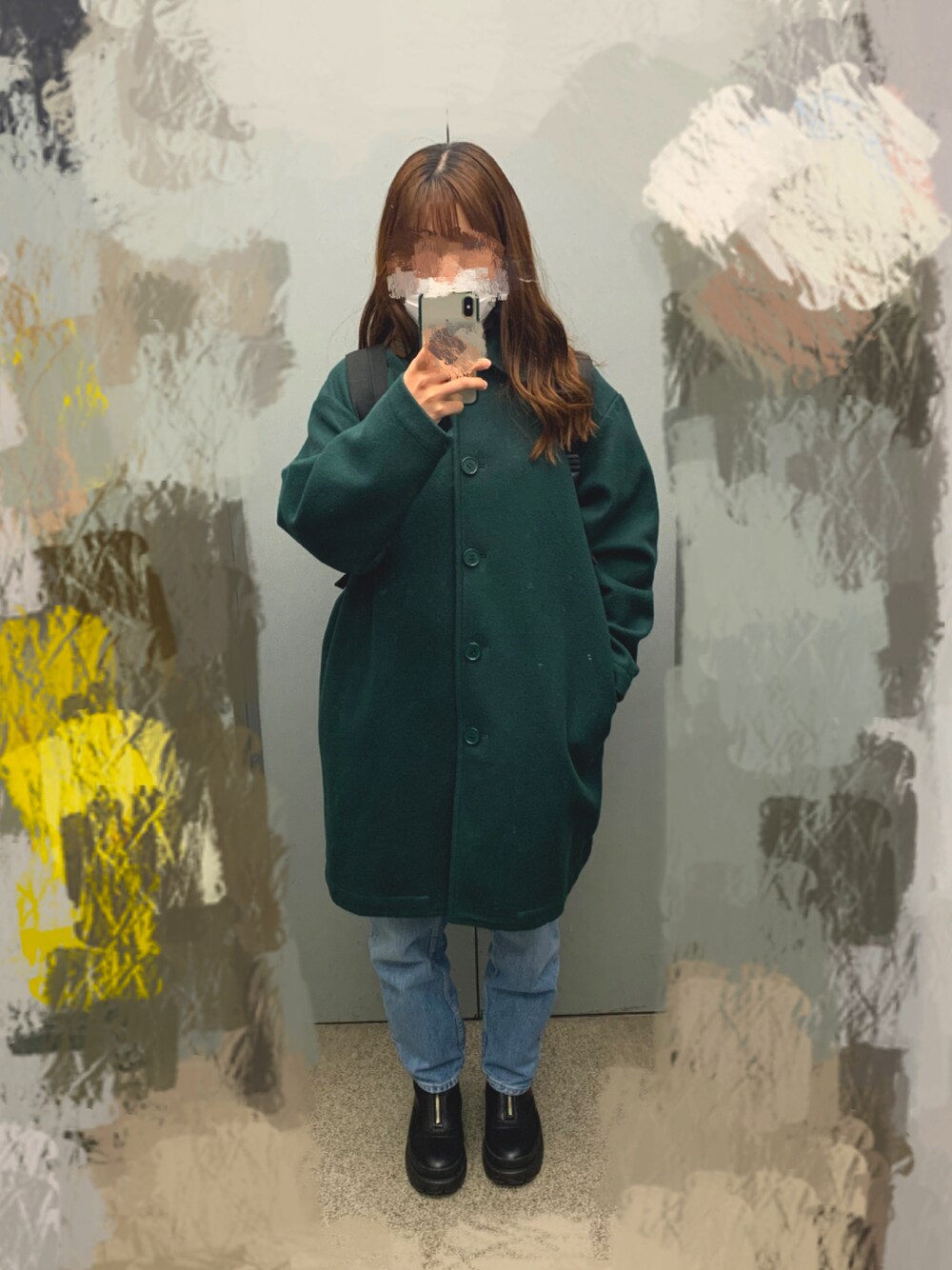 「デニム、ootd、outfit、シンプルスタイル、ストリート」｜「WHO'S WHO galleryのステンカラーハーフコート（ステンカラーコート、グリーン系）」を使った、meさん（レディース・162cm）の春コーディネートの1枚目の写真