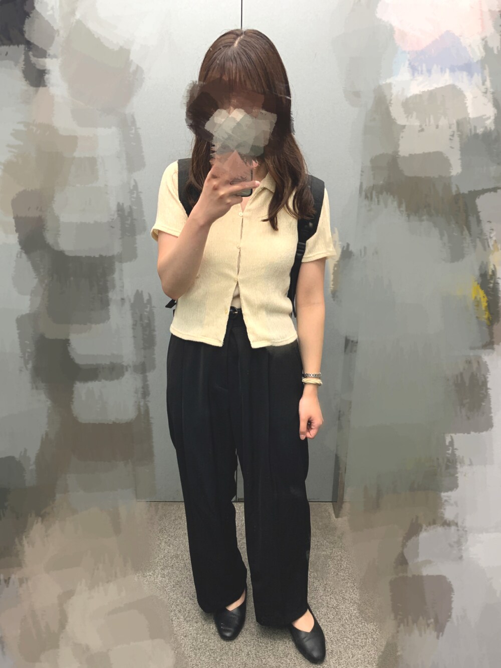 「シンプルコーデ、ootd、outfit、モノトーン」｜「MOUSSYのSTRETCH CRAPE シャツ（Tシャツ/カットソー、ホワイト系）」を使った、meさん（レディース・162cm）の夏コーディネートの1枚目の写真