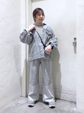デニムジャケット（グレー系）を使った「オーバーサイズ」の