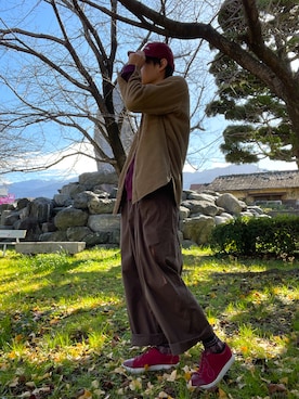 「DEDESKEN（デデスケン）のアイテム」を使った、空飛ぶぺんぎんさん（メンズ・175cm）の冬コーディネート