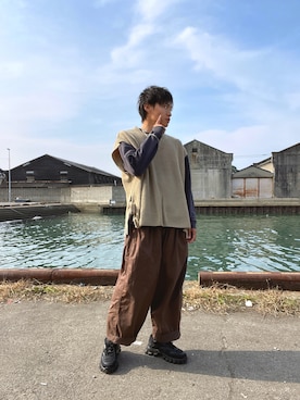 「Adoon plain（アドーンプレーン）のアイテム（ベスト）」を使った、空飛ぶぺんぎんさん（メンズ・175cm）の秋コーディネート