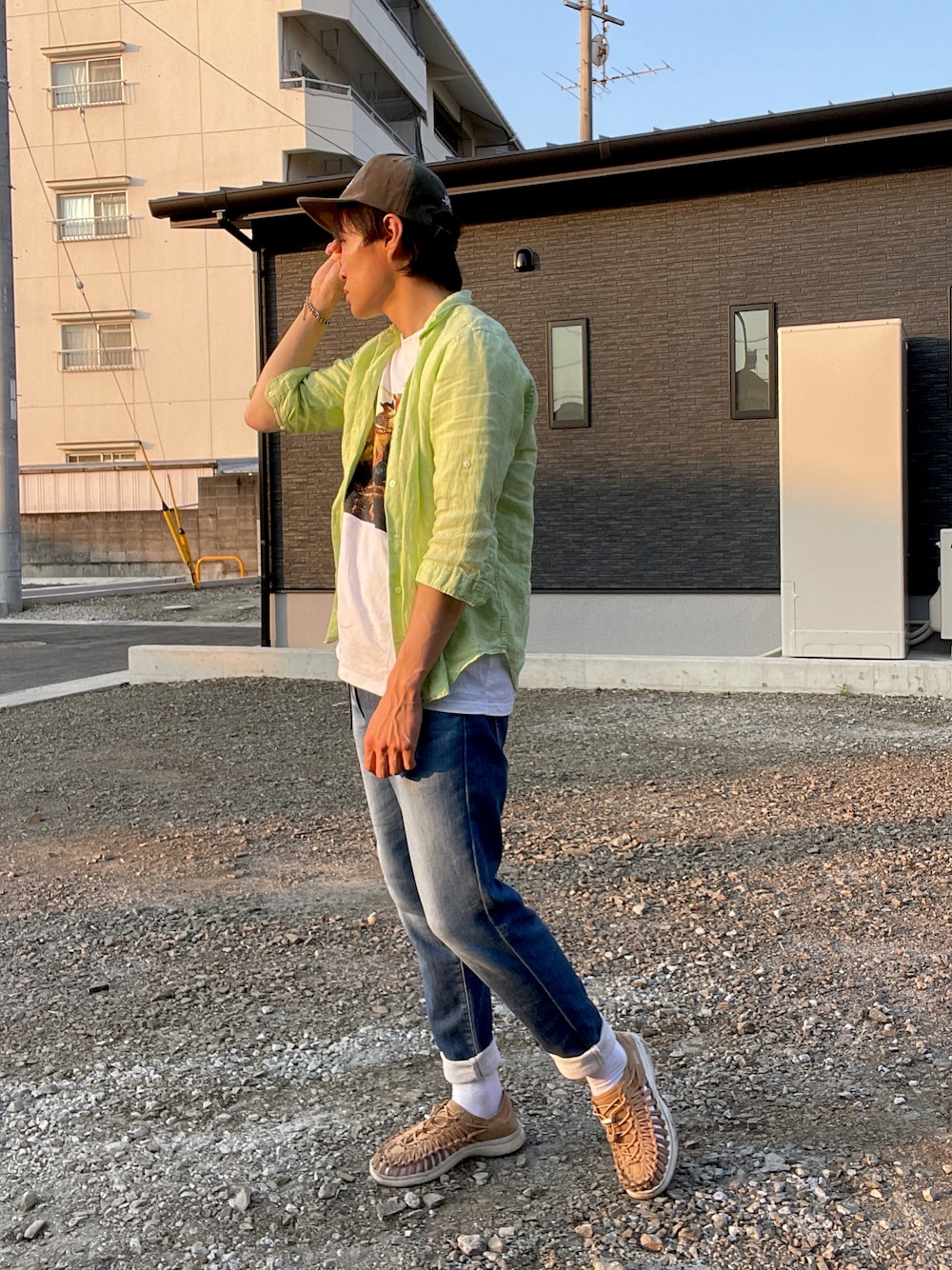 「いつもありがとうございます、今日のコーデ、春夏コーデ、カジュアルコーデ、シャツスタイル、キャップ、ジーンズ、おしゃれさんと繋がりたい、いいね、save、フォローお願いします🤑」｜「TK MIXPICE GOLFのアイテム（シャツ/ブラウス、グリーン系）」を使った、空飛ぶぺんぎんさん（メンズ・175cm）の春コーディネートの1枚目の写真