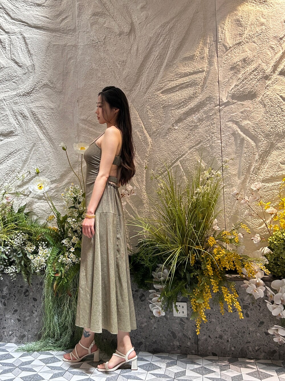 「其他のアイテム（ワンピース、グレー系）」を使った、小龙虾さん（レディース・164cm）の秋コーディネートの1枚目の写真
