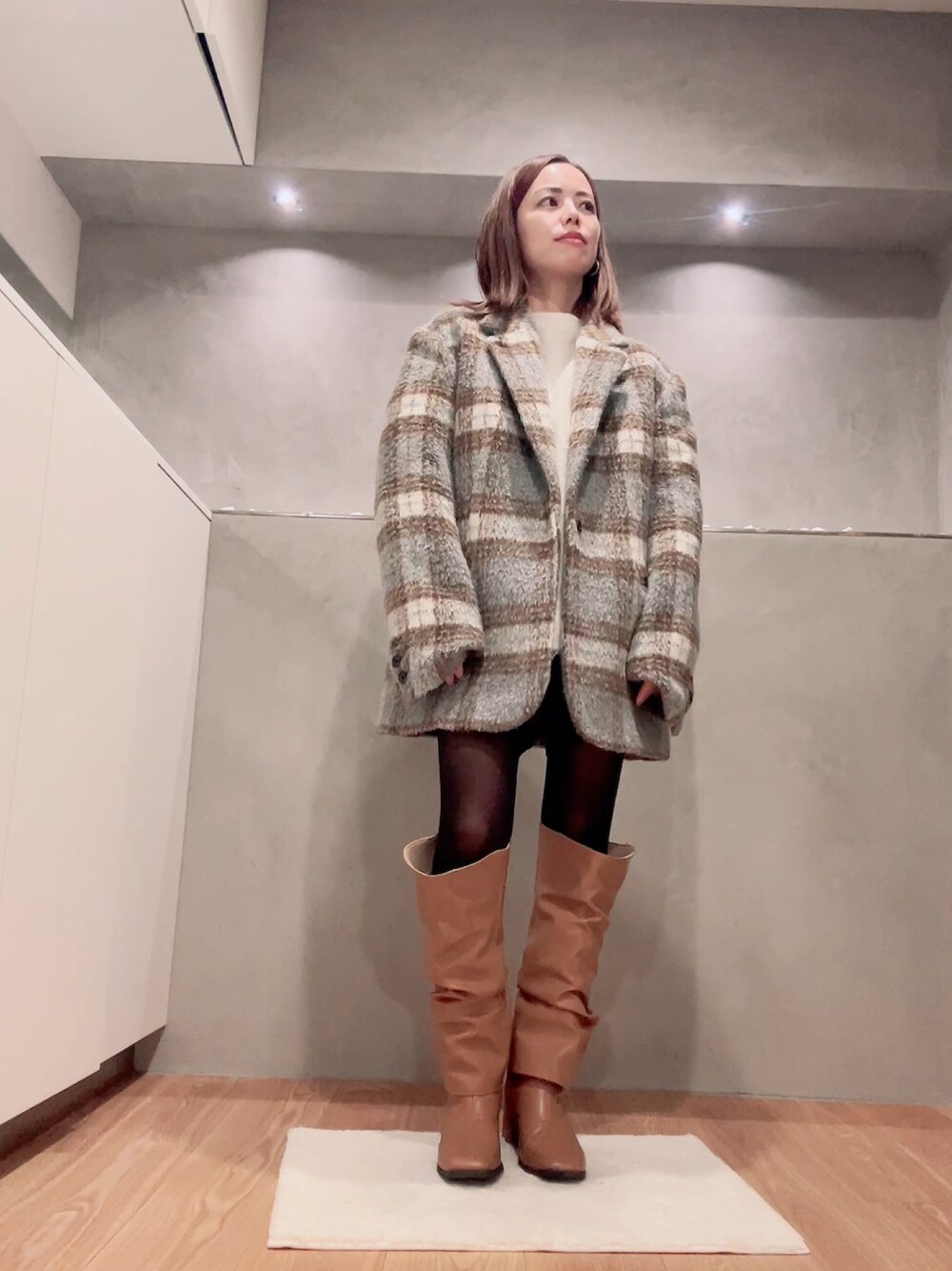「真冬のあったかスタイル、ニット/セーター、オーバーサイズ、冬、低身長コーデ、コート、ブーツ、低身長、チェスターコート、冬コーデ、お出かけコーデ、冬アウター」｜「Knuth Marfのアイテム（チェスターコート、ベージュ系）」を使った、でつさん（レディース・152cm）の冬コーディネートの1枚目の写真