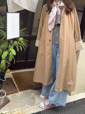 「KBF（ケイビーエフ）のアイテム（トレンチコート、ベージュ系）」を使った、yuzuさん（レディース・165cm）の春コーディネート
