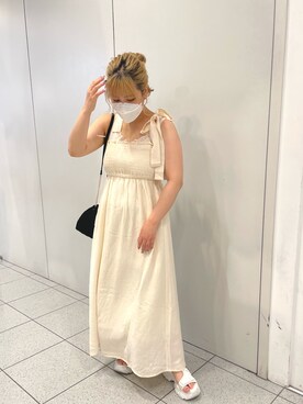 「one after another NICE CLAUP(ワンアフターアナザーナイスクラップ)のリボン取り外し可能/シャーリングキャミワンピース(ワンピース、ホワイト系)」を使った、sakata chisakiさん(レディース・157cm)の夏コーディネート