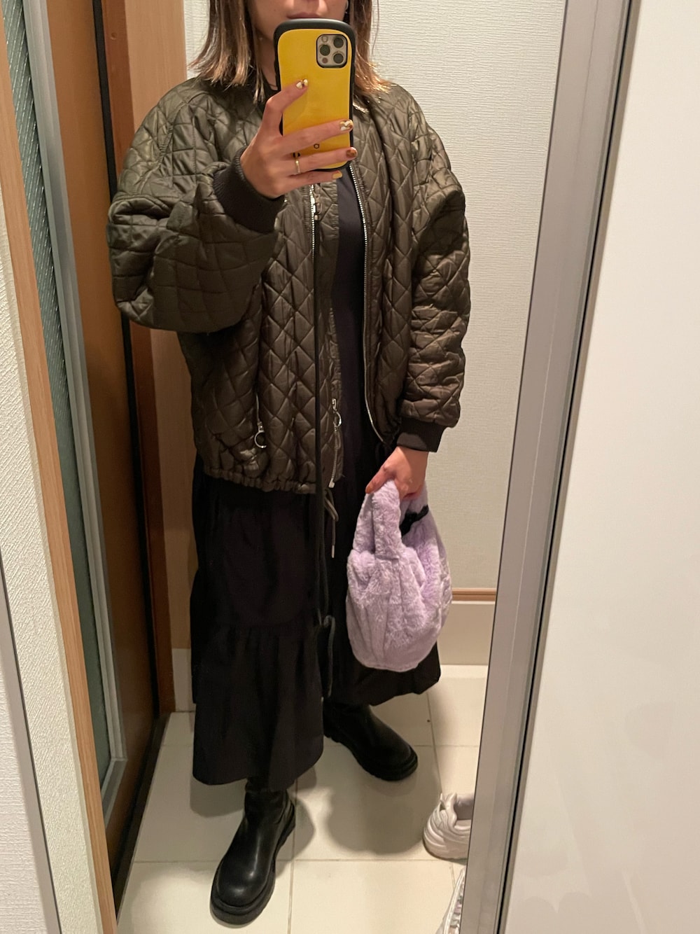 「ワンピース、おでかけコーデ、オトナカジュアル、ママコーデ」｜「Bershkaのアイテム（ハンドバッグ、パープル系）」を使った、 charmyukaさん（レディース・158cm）の冬コーディネートの1枚目の写真