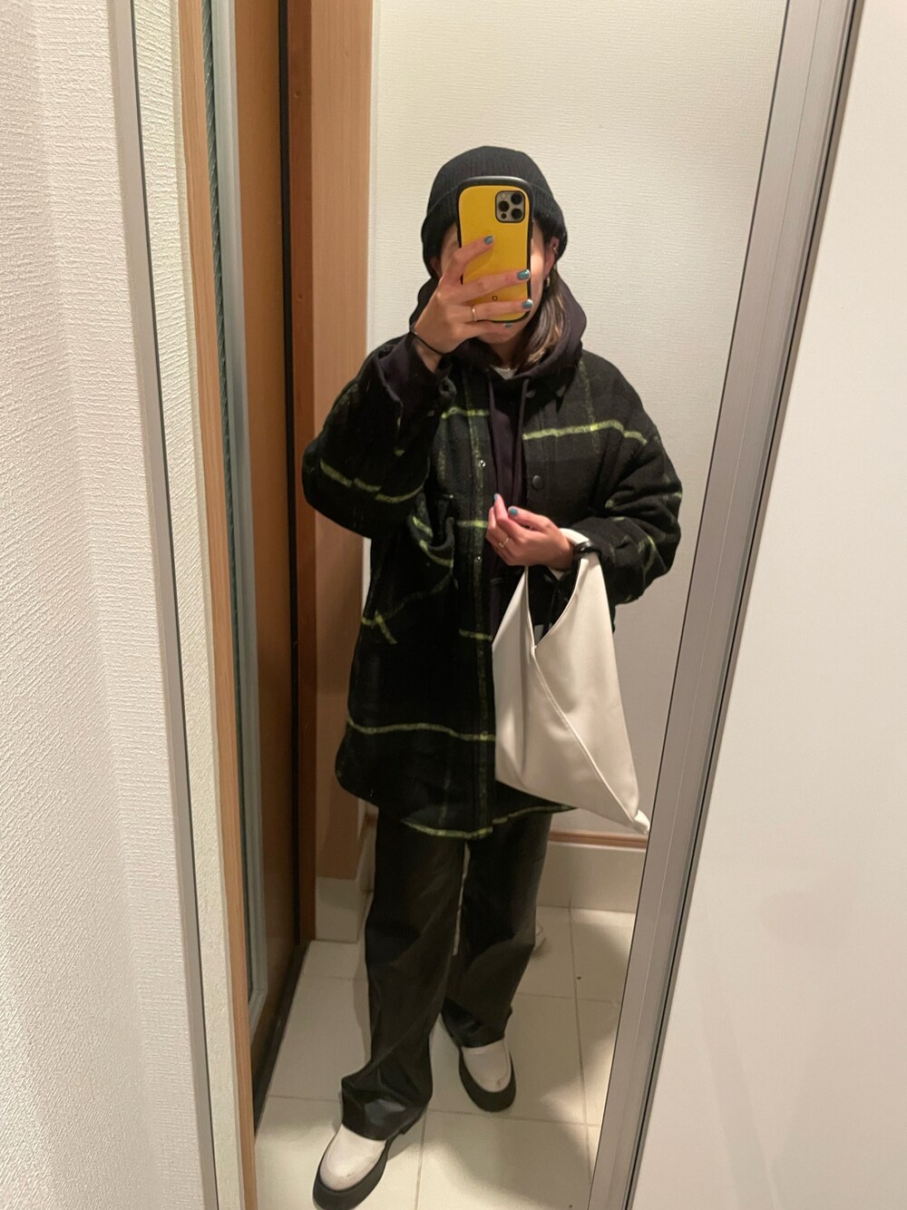 「カジュアルコーデ、ブラックコーデ、ママコーデ、冬のコーデ、レザーパンツ」｜「ZARAのアイテム（ジャケット/アウター、ブラック系）」を使った、 charmyukaさん（レディース・158cm）の冬コーディネートの1枚目の写真