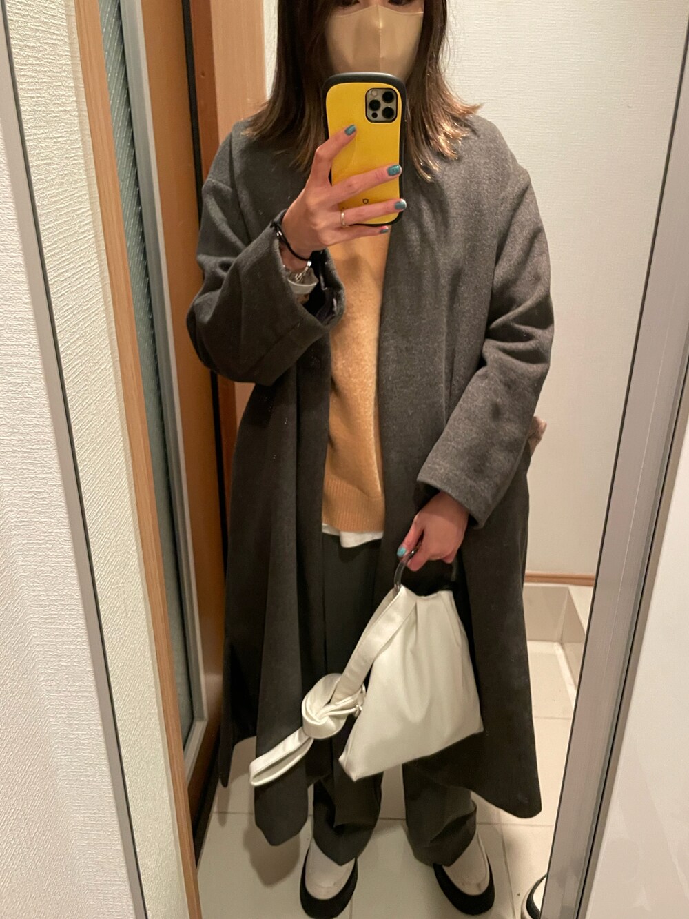 「おでかけコーデ、冬のコーデ、シンプル、ママコーデ」｜「sheinのアイテム（ニット/セーター、イエロー系）」を使った、 charmyukaさん（レディース・158cm）の冬コーディネートの1枚目の写真