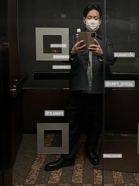 「simptiのアイテム（ニット/セーター、グレー系）」を使った、よだいめさん（メンズ・161cm）の冬コーディネート