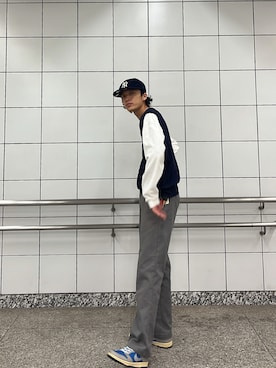 「Dickies（ディッキーズ）のDickies(ディッキーズ)US874 ワークチノパンツ/カラーパンツ（チノパンツ、グレー系）」を使った、ゆ う たさん（メンズ・175cm）の秋コーディネート