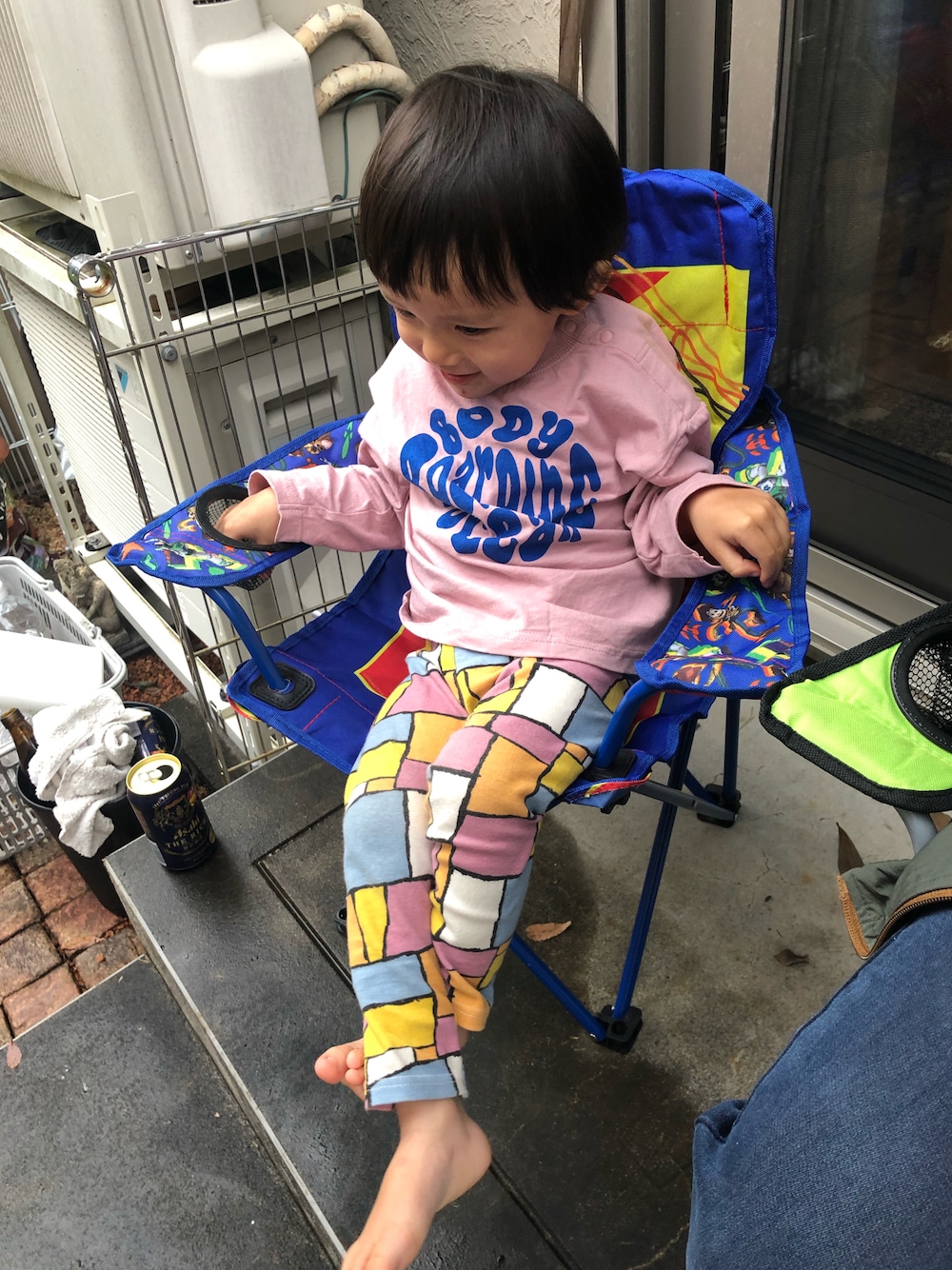 「MARKEY'Sのアイテム（その他パンツ、ピンク系）」を使った、Tomoyo  Ogawaさん（キッズ・90cm）の秋コーディネートの1枚目の写真