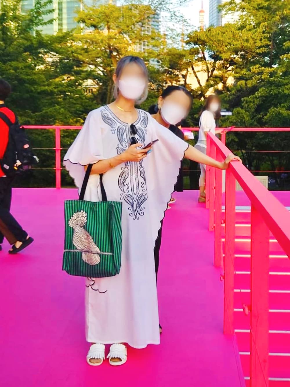 「古着、ヴィンテージ、ワンピース、サンダル、ロングワンピース」｜「INOUITOOSHのアイテム（トートバッグ、グリーン系）」を使った、kanamuraさん（レディース・170cm）の夏コーディネートの1枚目の写真